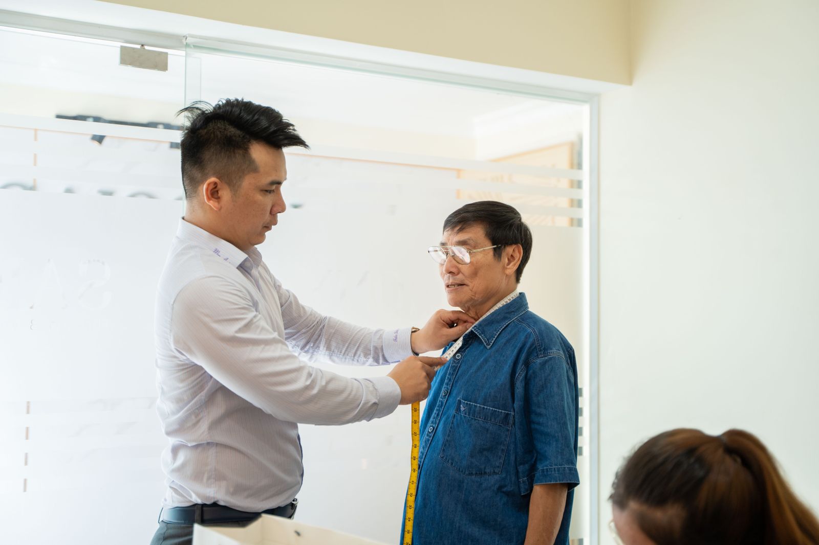 May Đo Tại Nhà Tại Phường Tân Hòa – Dịch Vụ May Suit Tận Nơi